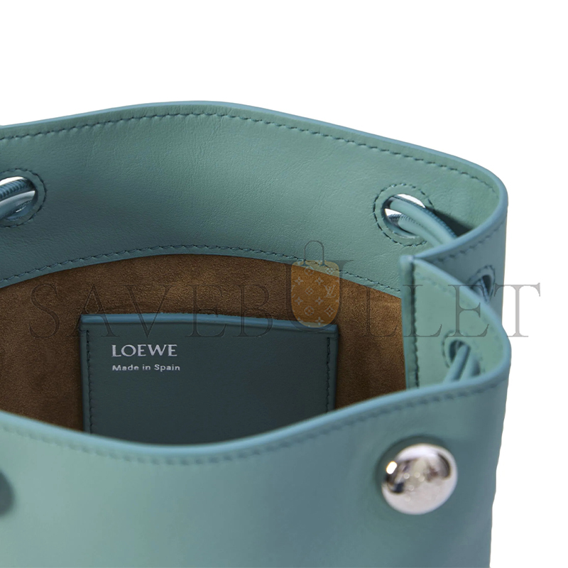 l*ew* pebble pouch in smooth calfskin canbsppx01 (21.5*17*7cm)